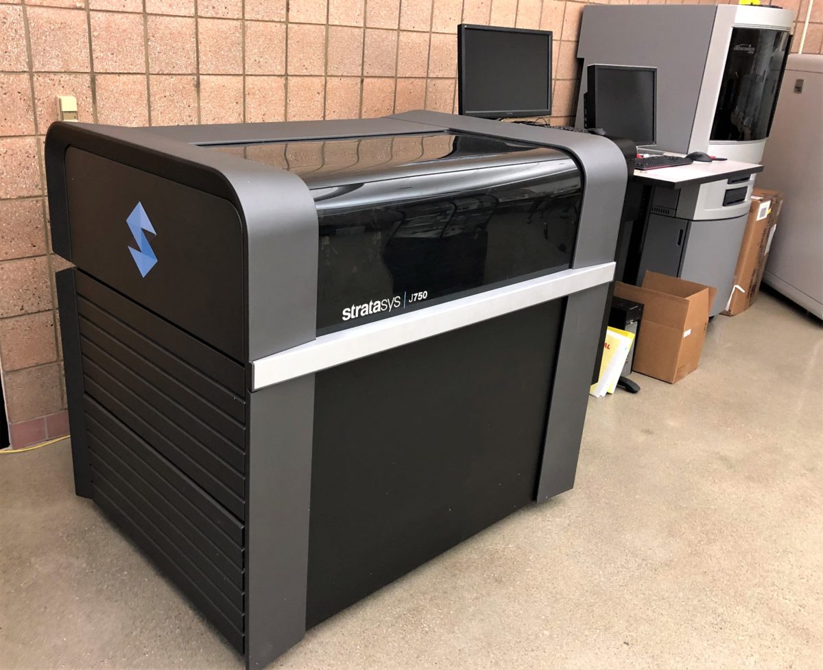 Photo of 3D printer in the Fabrication Studio