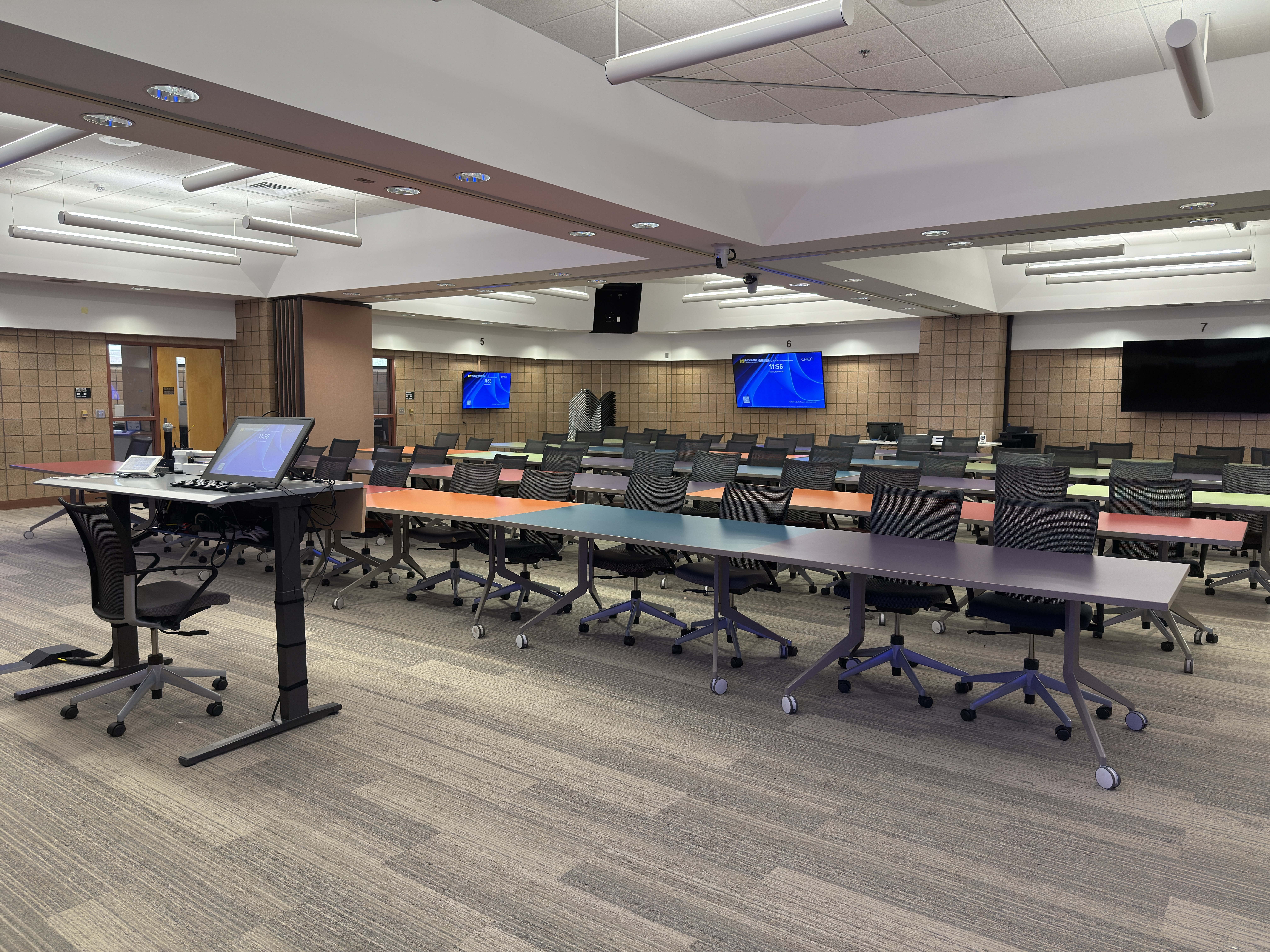 Flexible workspace 3358